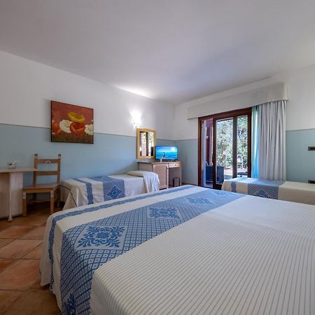 Hotel Luci Del Faro Calasetta Exterior photo