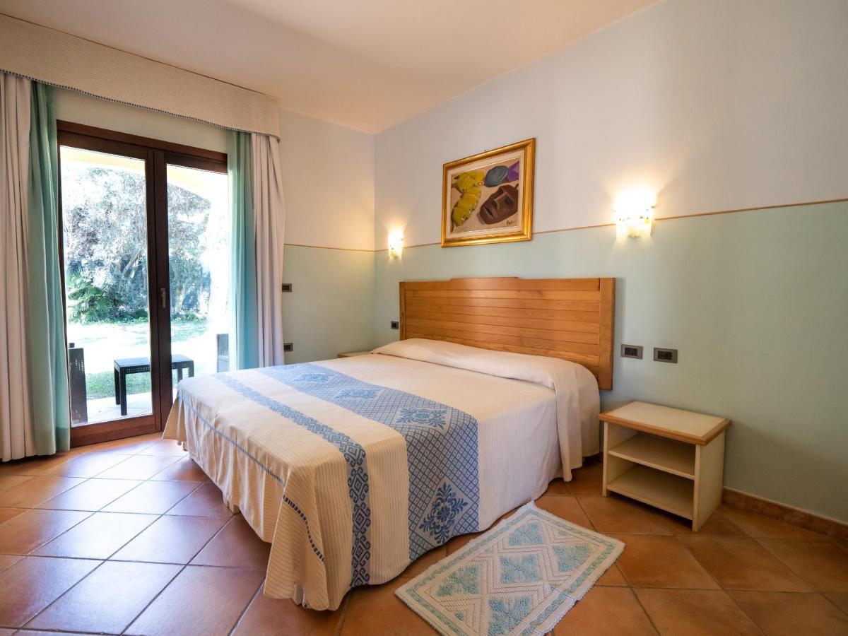 Hotel Luci Del Faro Calasetta Exterior photo