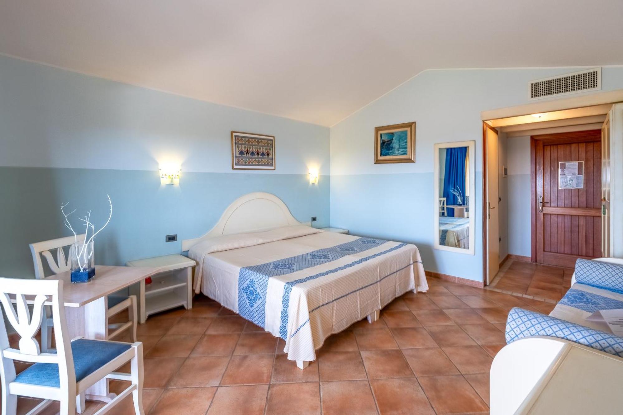 Hotel Luci Del Faro Calasetta Exterior photo